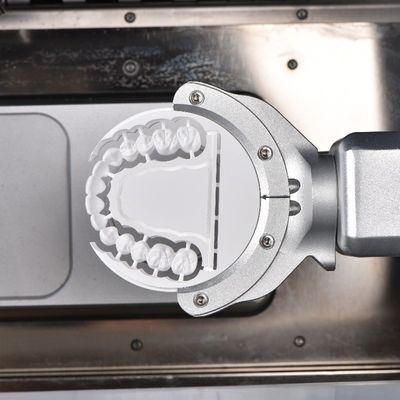 1600rpm 5 Axis Dental Milling Machine Rotasi Axis Angle:±360° B:+30°~-120°